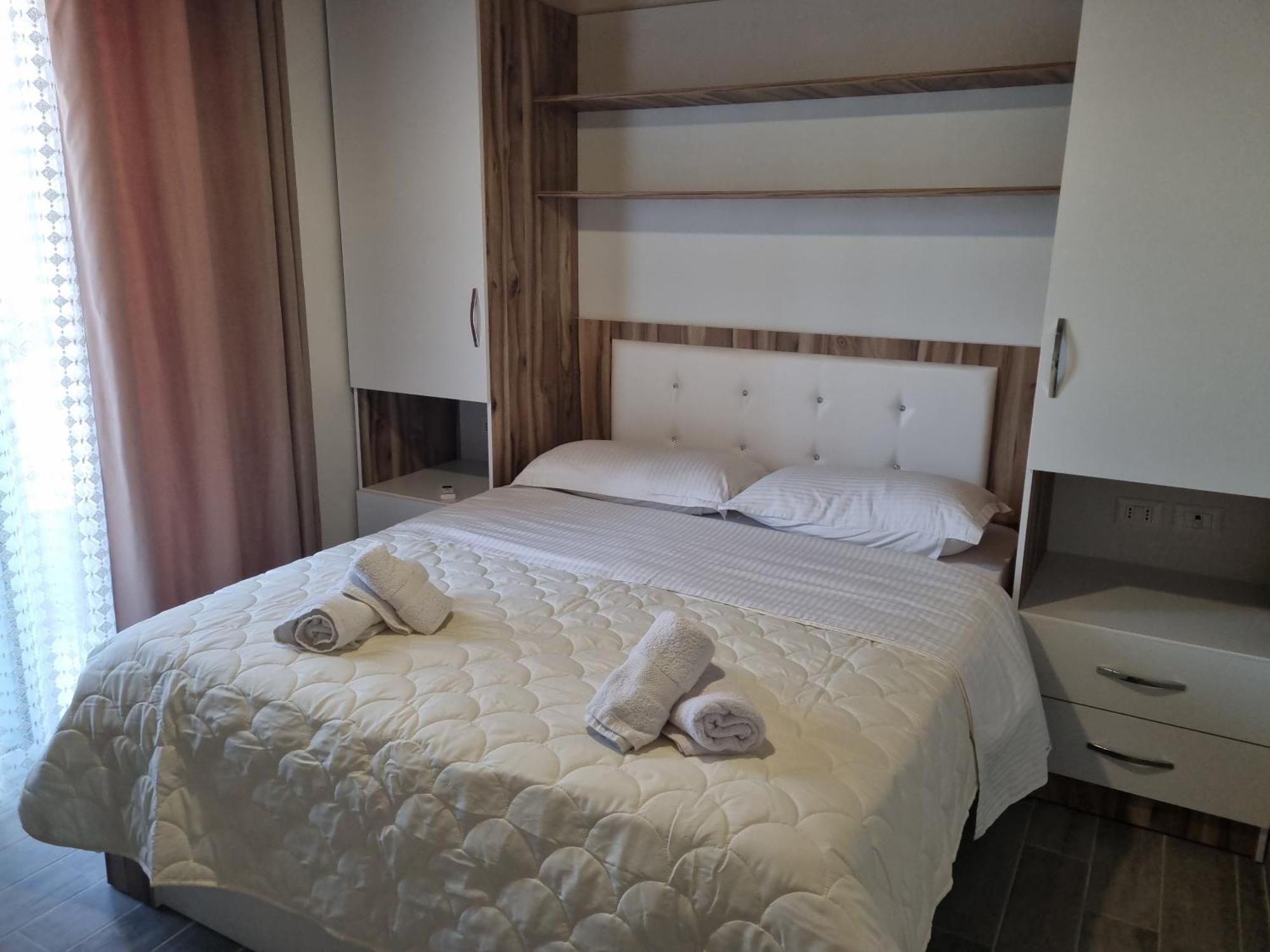 Vila Soleil Vlorë Exteriör bild