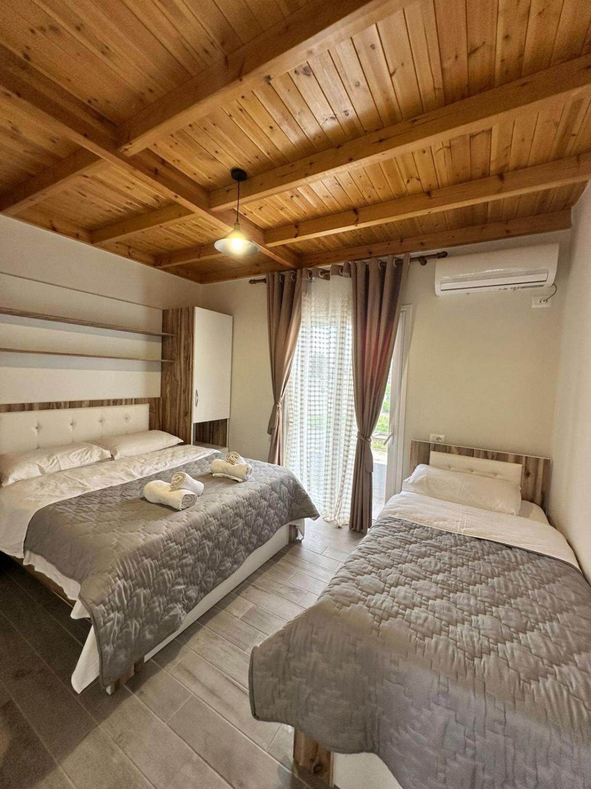 Vila Soleil Vlorë Exteriör bild